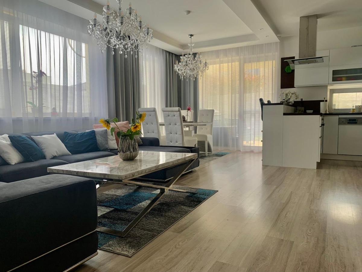 Appartamento Modern 2 Bed House Near Bratislava With Parking Rovinka Esterno foto